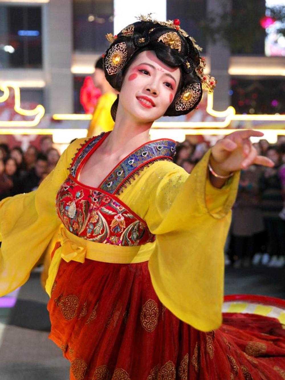 厂家现货供应网红不倒翁 抖音同款真人不倒翁价格