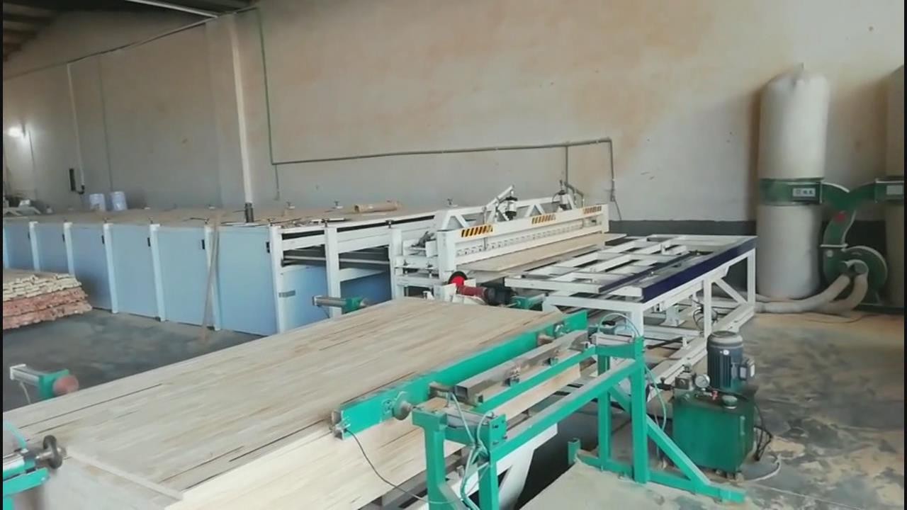 高频拼板机_全自动拼板机山东瑞力特青岛瑞力特拼板机