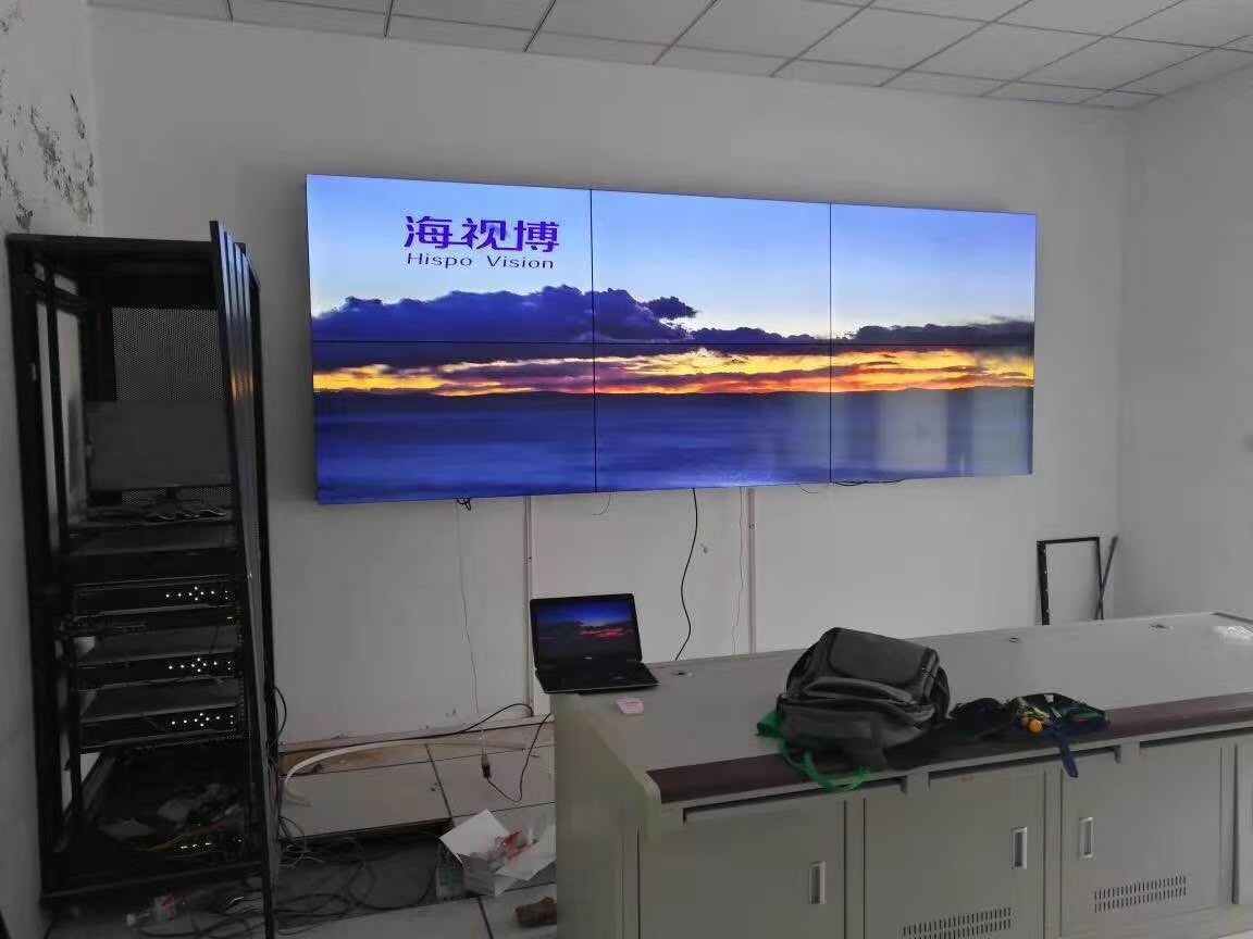 四川43寸网络壁挂智能广告机高清播放器