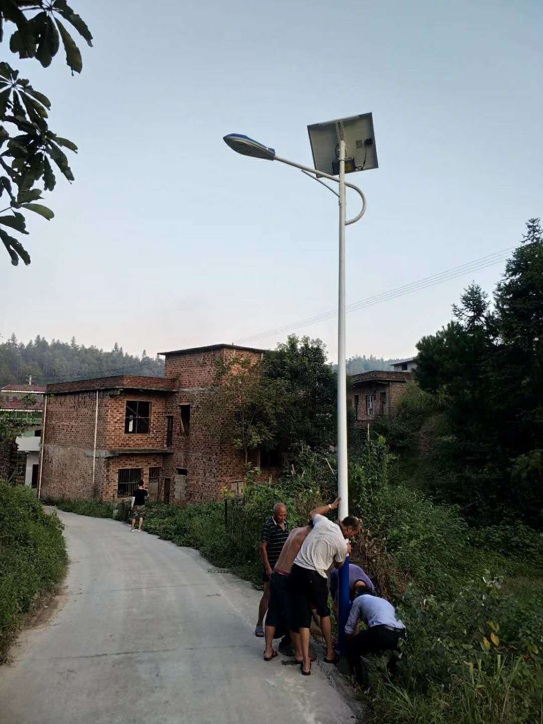 农村30w路灯照明路灯太阳能金豆灯家用路灯