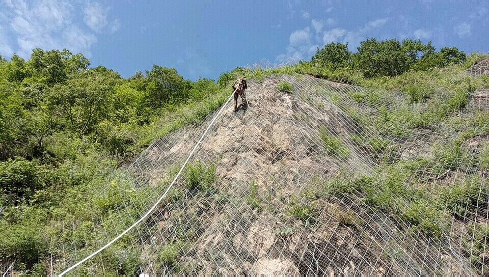 边坡防护网_,现货销售 边坡防护网 超*格主动边坡网 被动斜坡拦石网
