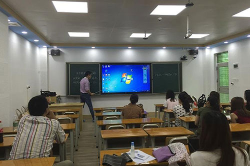 多媒体教学推拉黑板