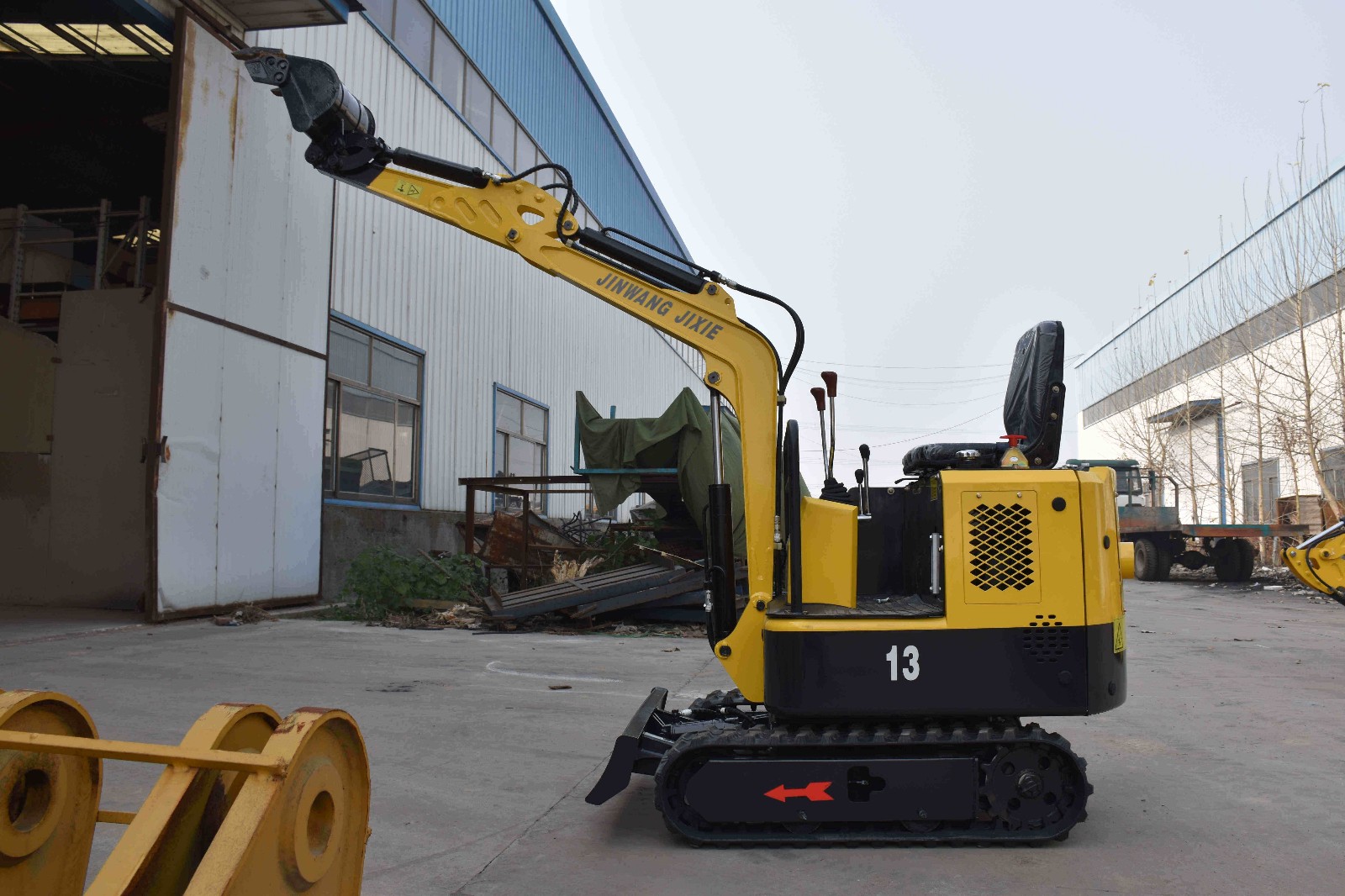 小型挖掘机 多功能履带挖沟机 微型农业果园专用小型挖掘机