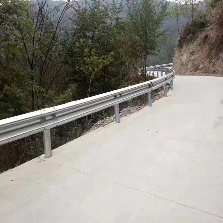 太原乡村公路波形护栏 双波钢板护栏 w型波纹板定制