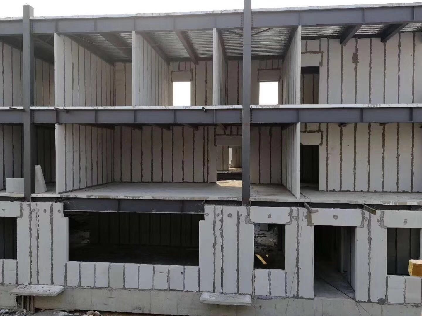 硅酸钙板隔墙板具有哪些优势