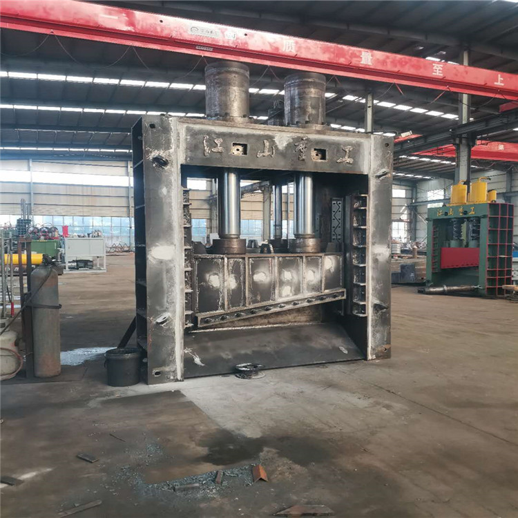 江山重工1500t液压龙门剪