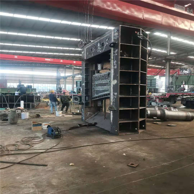 江山重工500吨废钢龙门剪切机