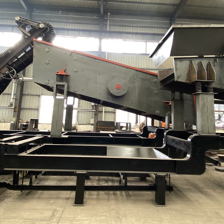 建筑垃圾破碎机钢筋混凝土废料粉碎机移动式建筑垃圾破碎站