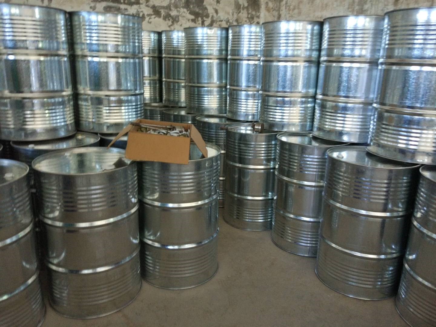 供应国标齐鲁石化原装乙腈质优价低吉化乙腈济南直发厂家原装现货