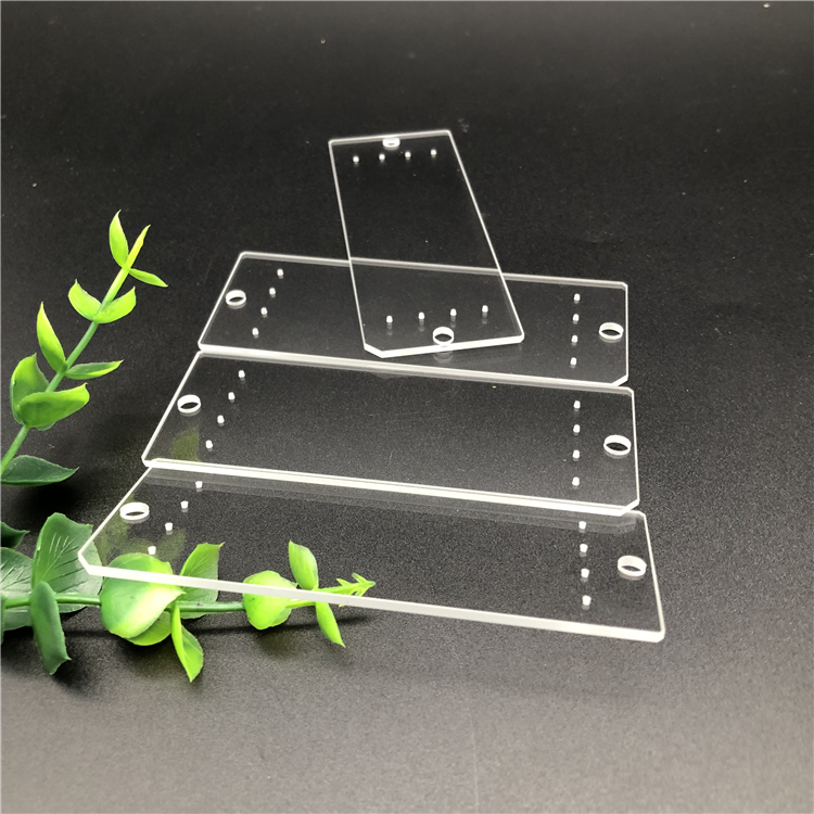 厂家加工各种打孔芯片用高透超白钢化玻璃 异形多孔精雕玻璃