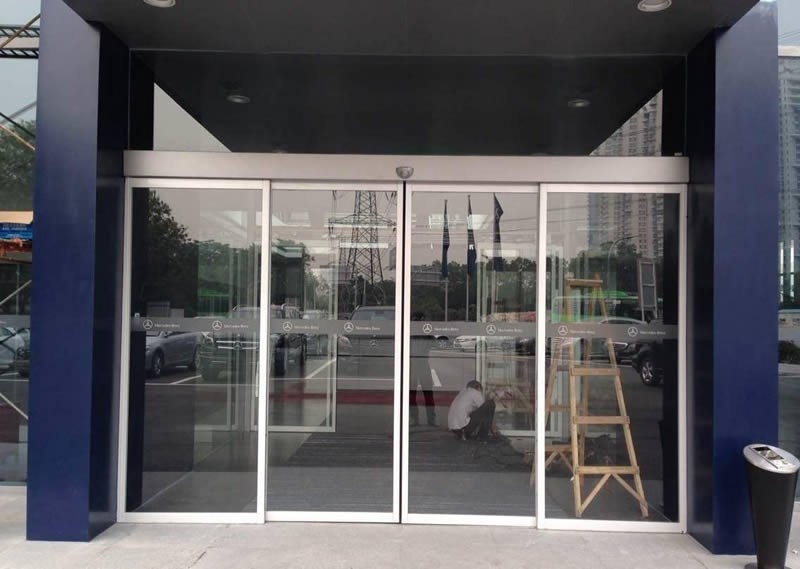 南宁玻璃门安装_钢化玻璃门维修