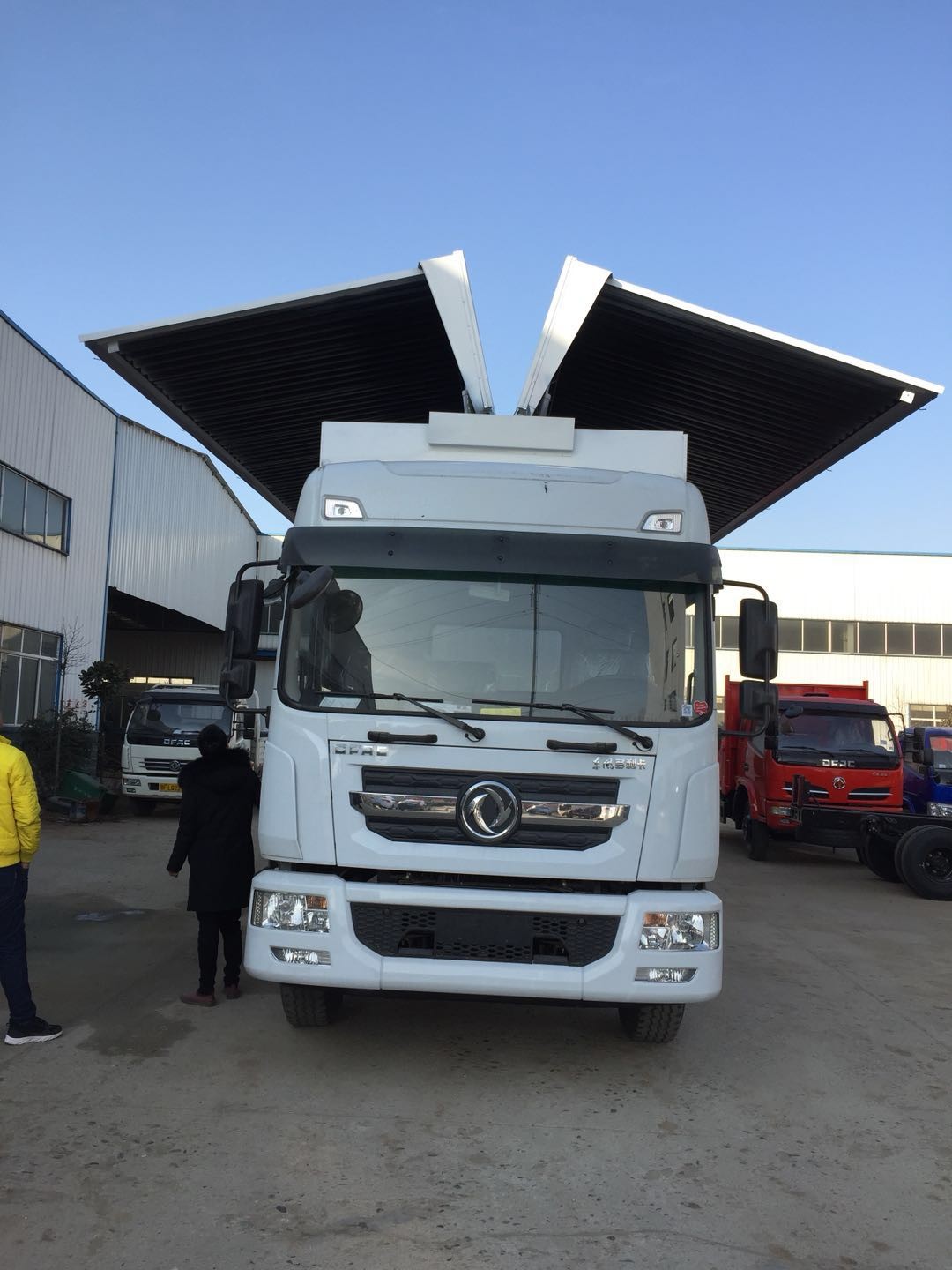 多利卡7米飞翼车 飞翼车哪家好价位 飞翼式车门的车