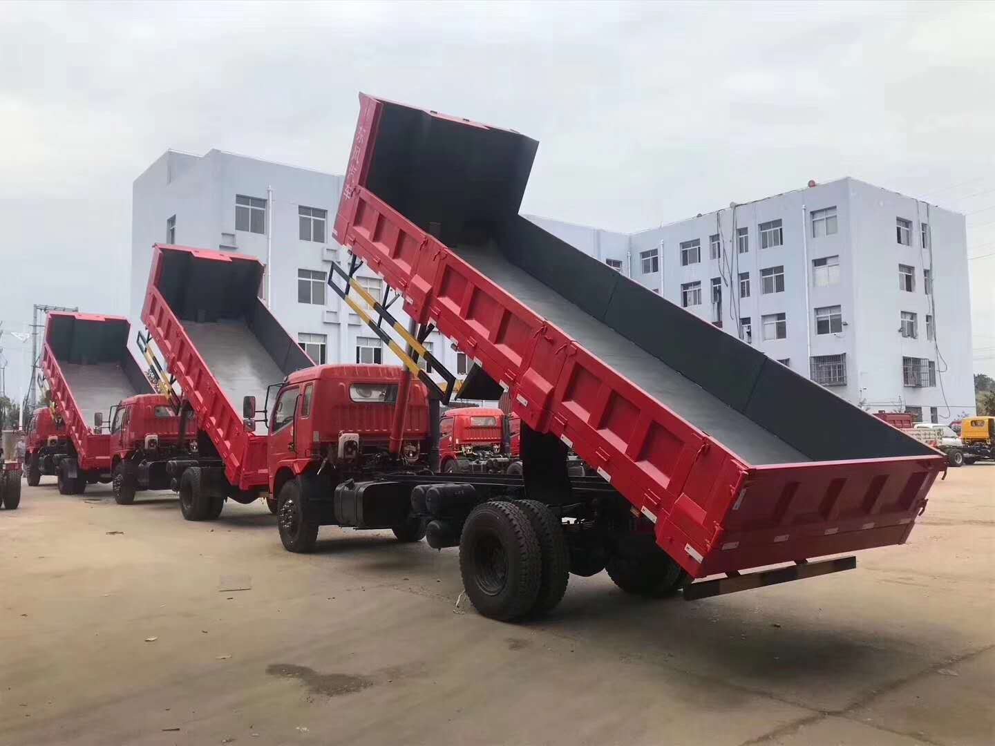 东风福瑞卡6米5自卸车 货车拉钢管的正确装车 拉6米的钢管用什么车