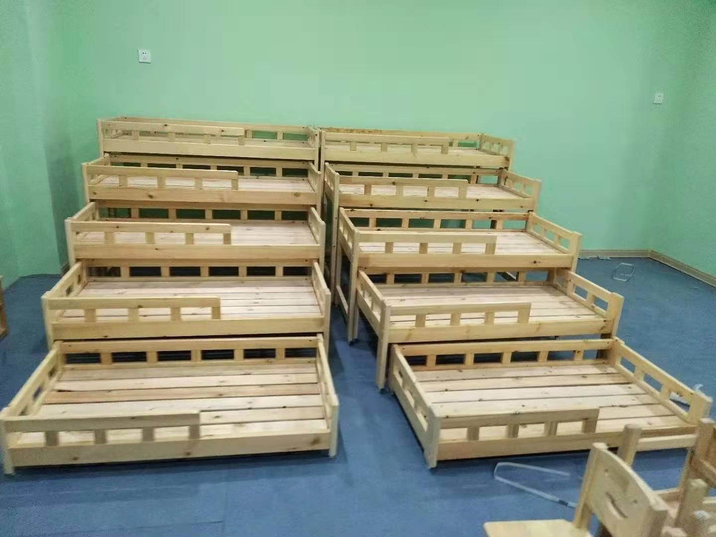 沈阳幼儿园玩具厂幼儿园设备人造草坪产儿童淘气堡,组合滑梯,儿童木制