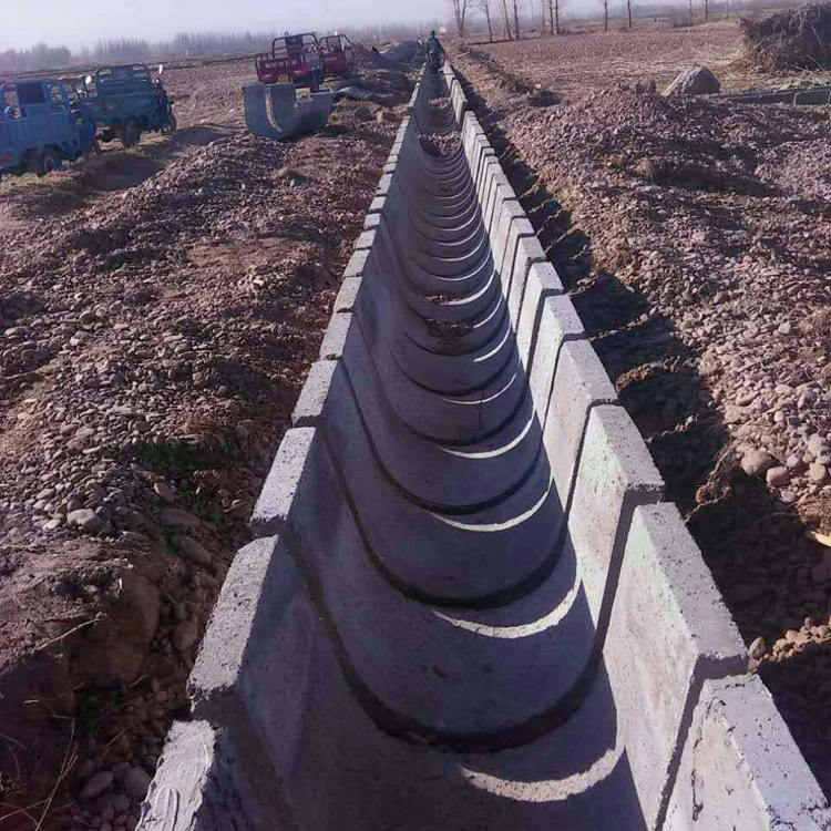 自走式u型渠预制机农田灌溉水渠修砌浇灌渠混凝土板成型机水泥u型槽浇