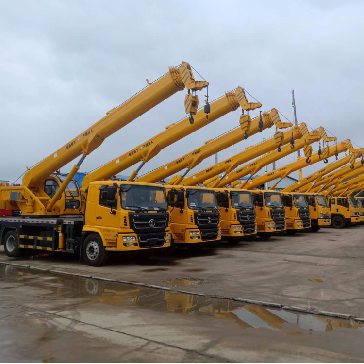 吊车生产厂家 16吨吊车价格 陕汽16吨汽车吊配置