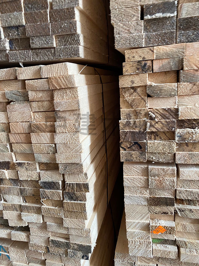 云杉直销建筑木方出售云杉生产厂家定制木材加工